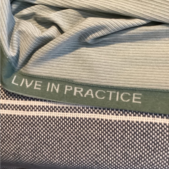 Lululemon men’s Metal Vent Tech In Tidewater strip shirt - Picture 7 of 7